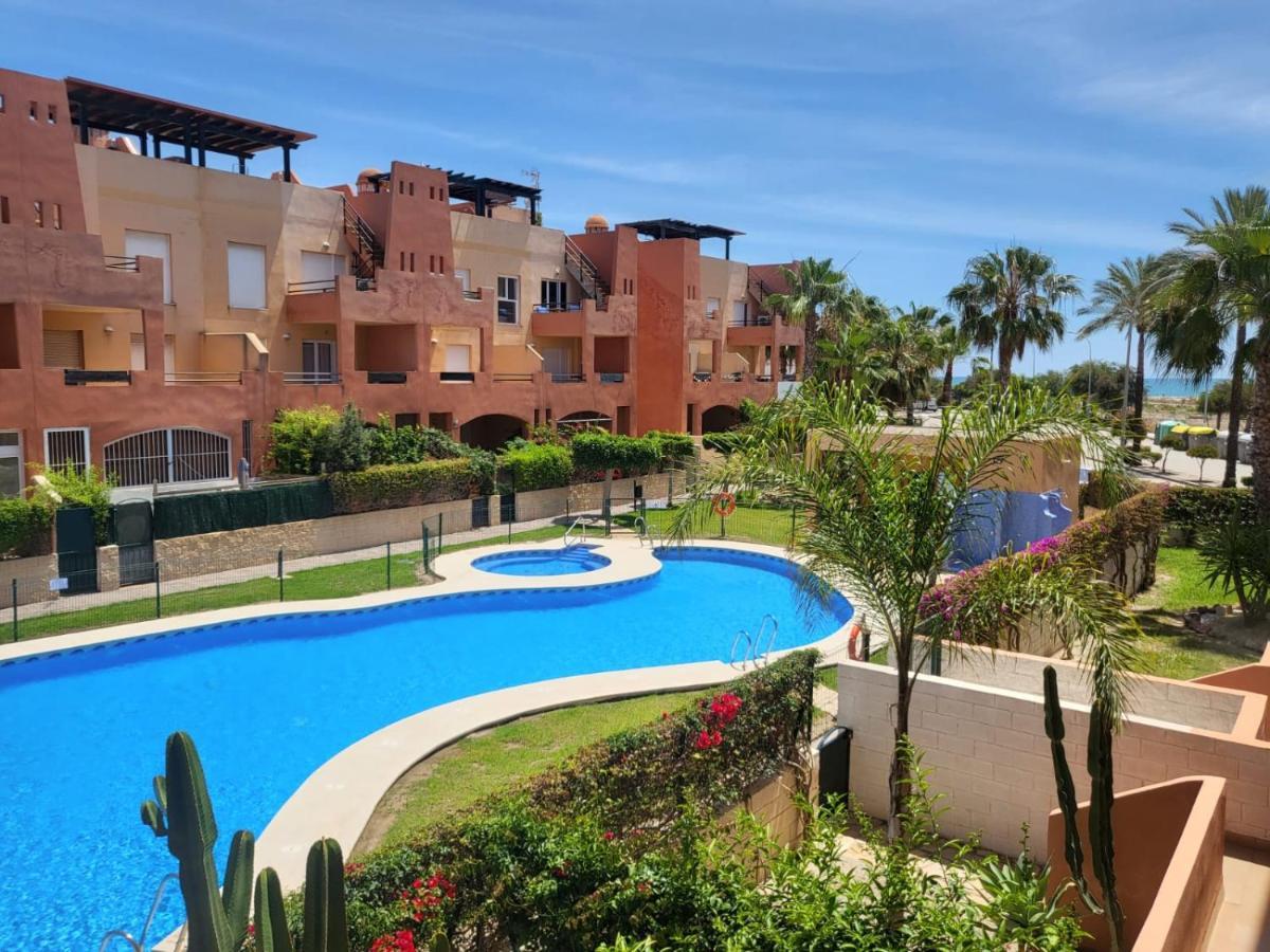Apartamento Coqueto Con Terraza Y Cerca De La Piscina Comunitaria Y De La Playa! Apartment Playas de Vera Exterior photo